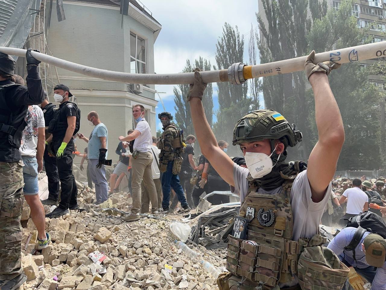 ЦЕНТУРІЯ ДОПОМОГАЄ ПОСТРАЖДАЛИМ В КИЄВІ