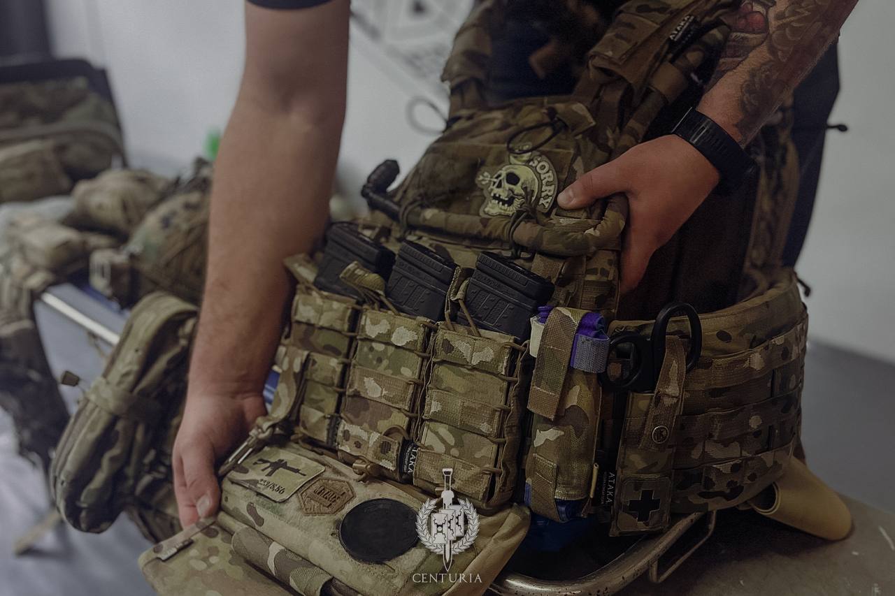 ЦЕНТУРІЯ ВІДВІДАЛА ЛЕКЦІЮ ПРО ВІЙСЬКОВЕ СПОРЯДЖЕННЯ