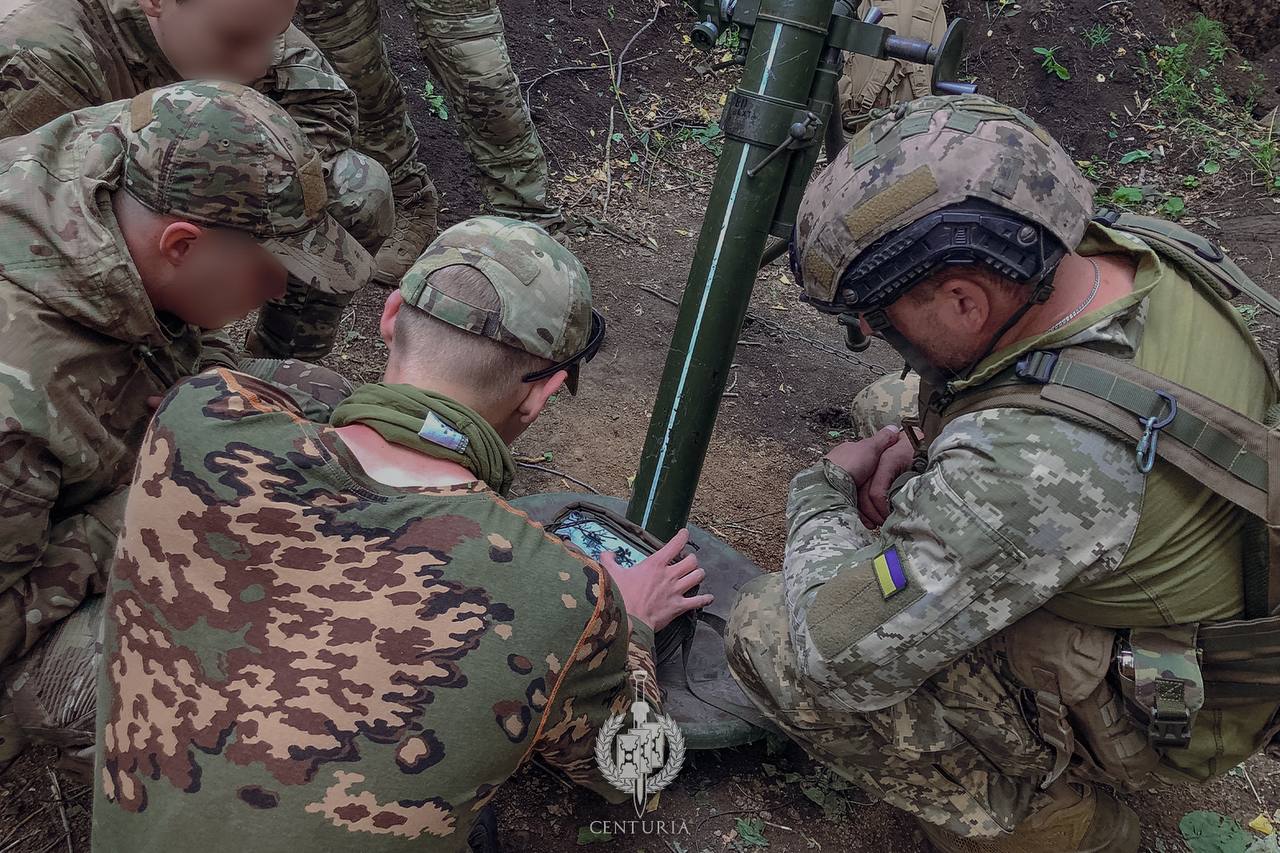 ЦЕНТУРІЯ КРОПИВНИЦЬКОГО ВИВЧАЄ РОБОТУ МІНОМЕТІВ