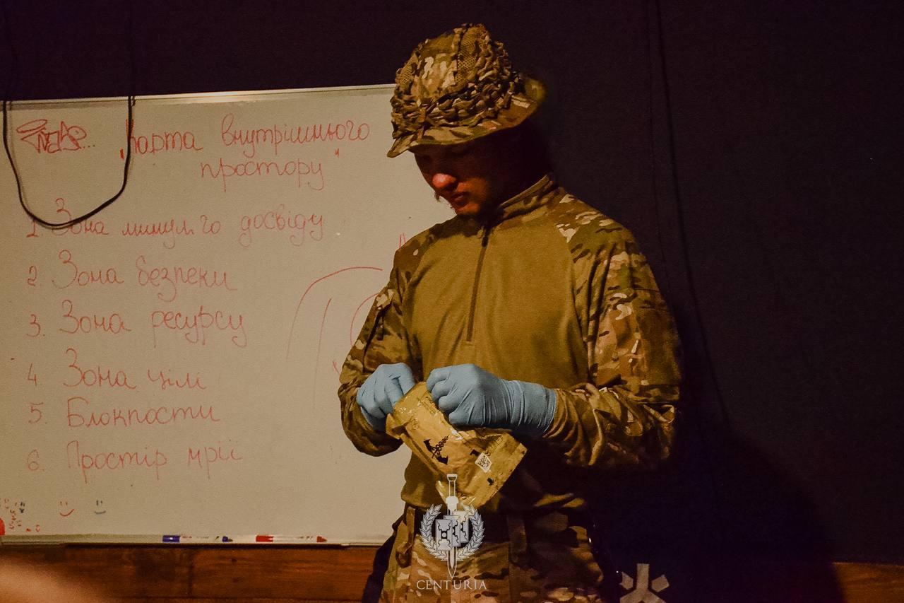 ЦЕНТУРІЯ ПРОКАЧУЄ НАВИЧКИ З ТАКМЕДУ У ПАВЛОГРАДІ